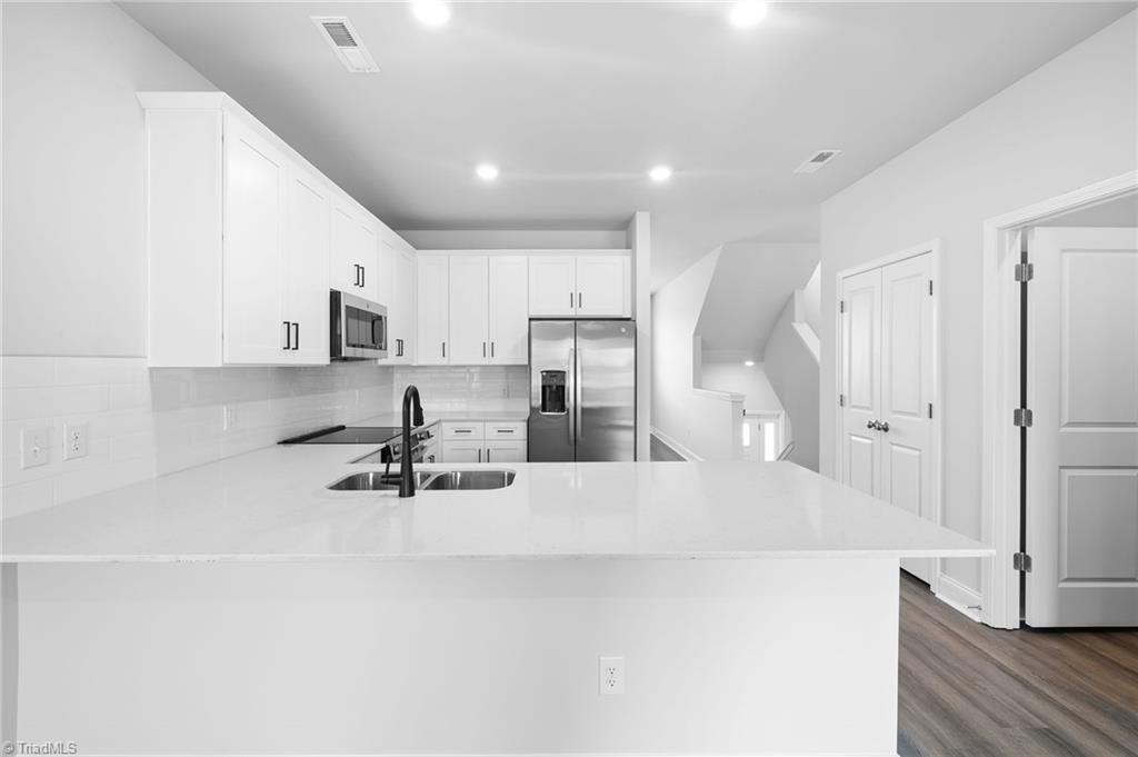 1729 University Drive, Unit D1 Burlington, NC 27215 - Photo 28 of 41