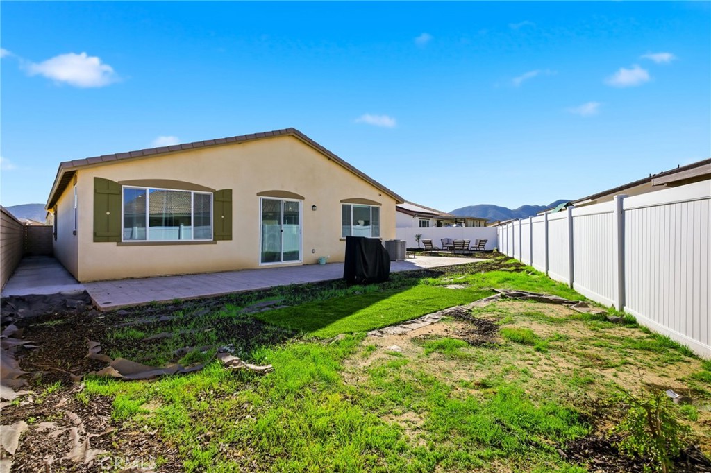 1903 Breachy Way Hemet, CA 92545 - Photo 20 of 28 Pool Size Backyard