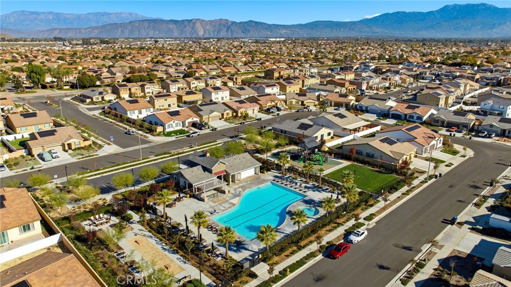1903 Breachy Way Hemet, CA 92545 - Photo 27 of 28 Community Pool, Park & Clubhouse