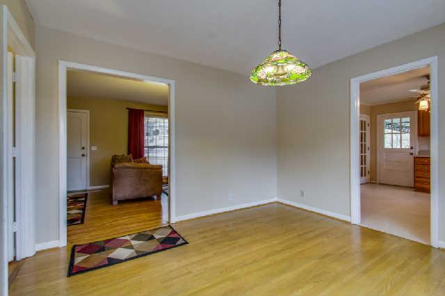 Depiction of openness into living room and kitchen - nice traffic flow