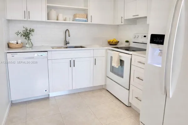 $2,000 | 13155 Southwest 7th Court, Unit 402E, Pembroke Pines, FL 33027