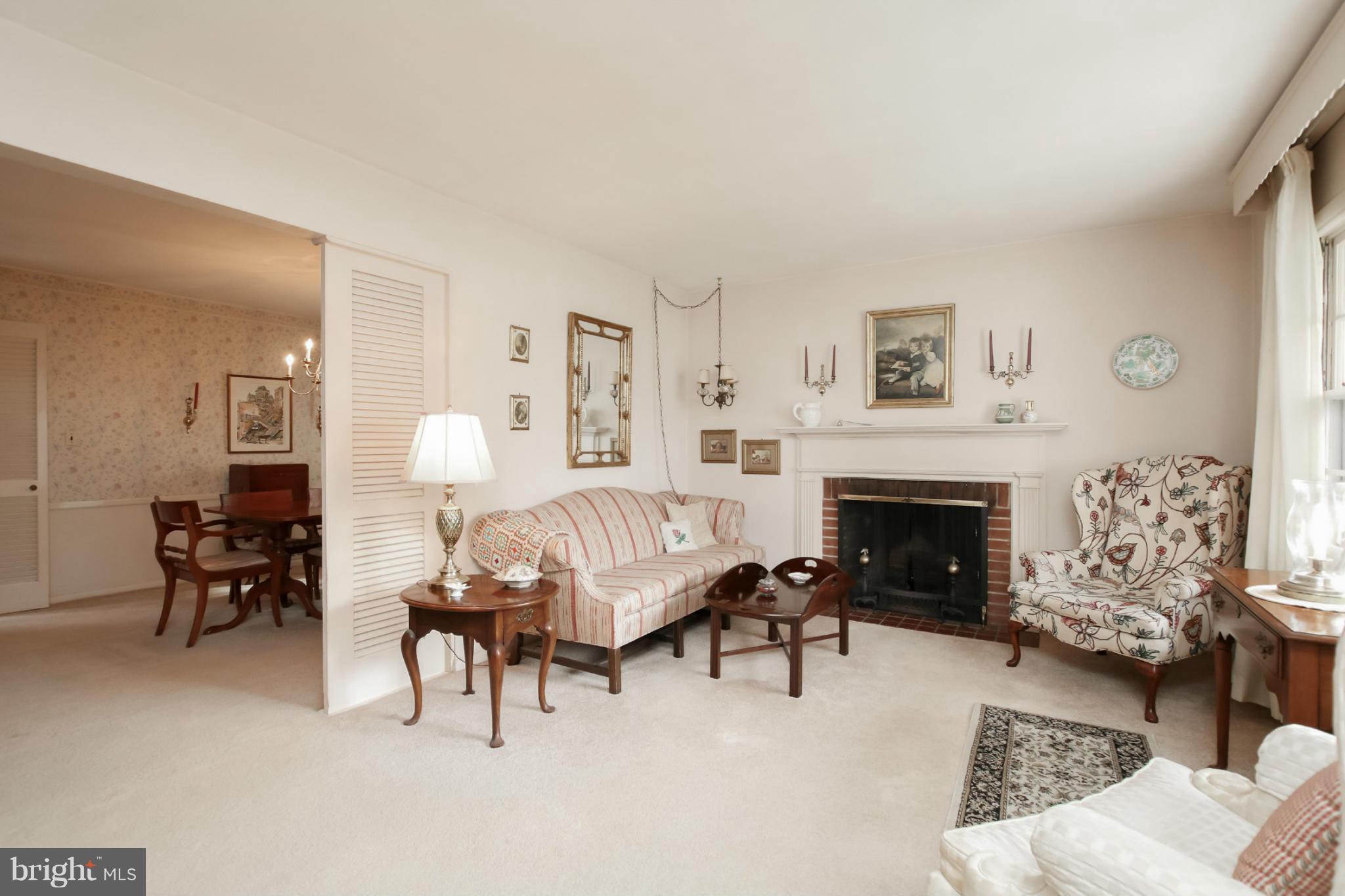6631 Loch Hill Road Baltimore, MD 21239 - Photo 2 of 30 Living Room