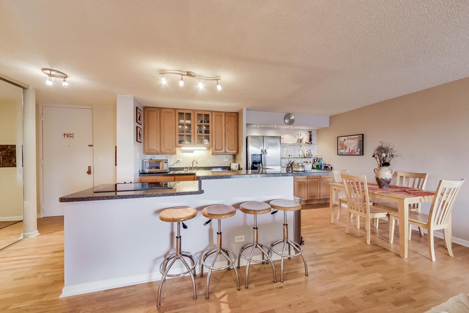 16 East Old Willow Road, Unit 414S Prospect Heights, IL 60070 - Photo 15 of 32