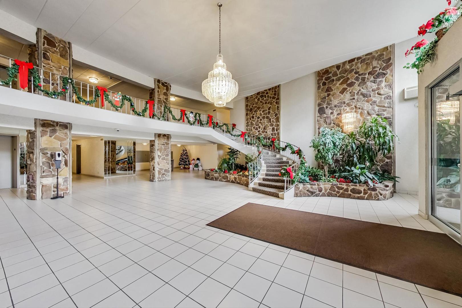 16 East Old Willow Road, Unit 414S Prospect Heights, IL 60070 - Photo 5 of 32