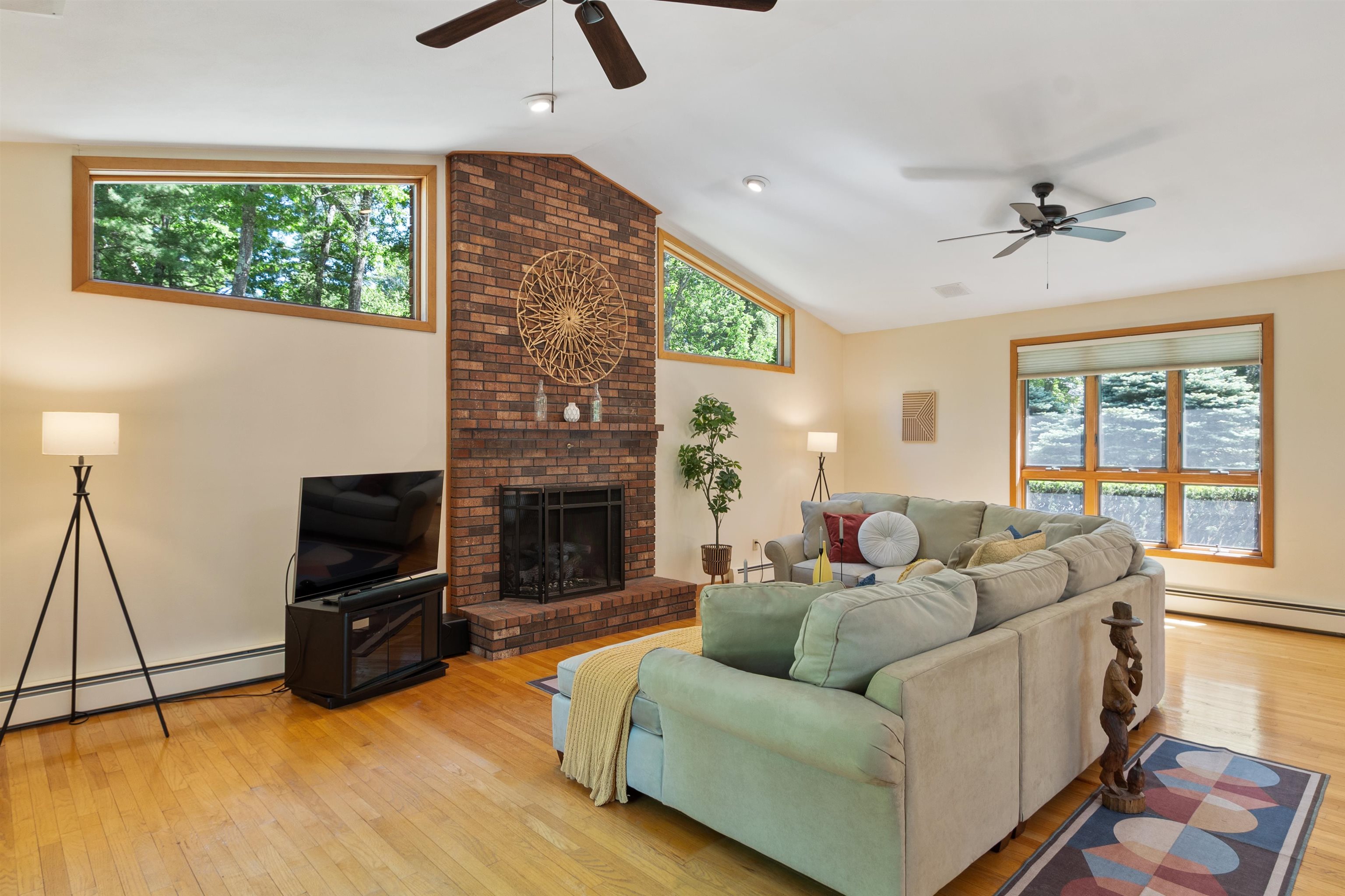 6 Weston Street Derry, NH 03038 - Photo 5 of 60