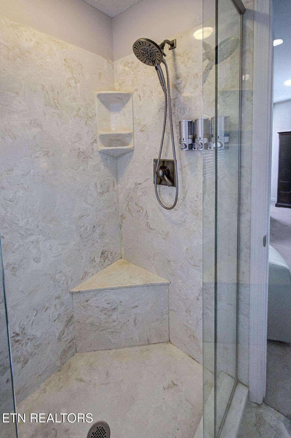 522 Tanasi Circle Loudon, TN 37774 - Photo 23 of 41 IMG_3115