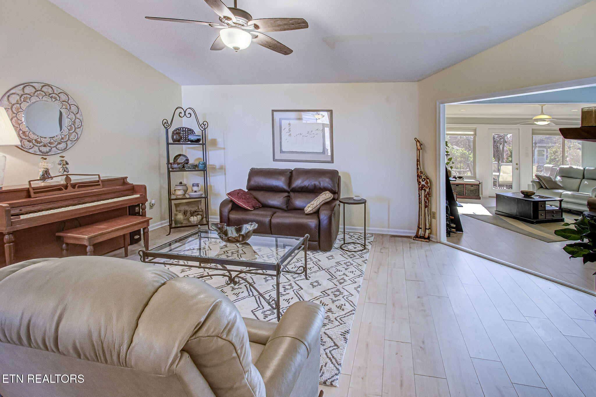 522 Tanasi Circle Loudon, TN 37774 - Photo 4 of 41 IMG_2992