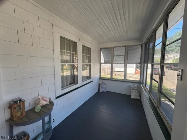 a view of livingroom with furniture