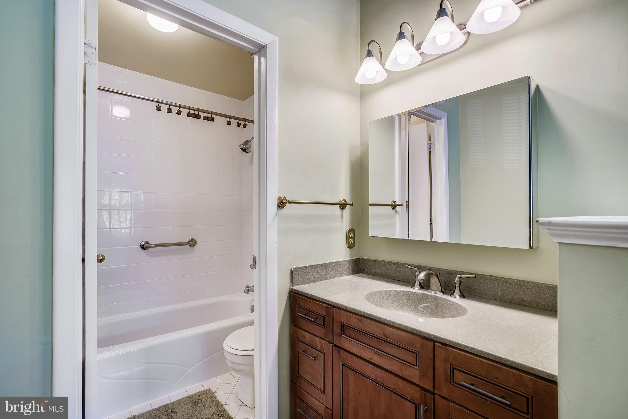 6939 Copper Bend Lane Baltimore, MD 21209 - Photo 21 of 35 Master bathroom