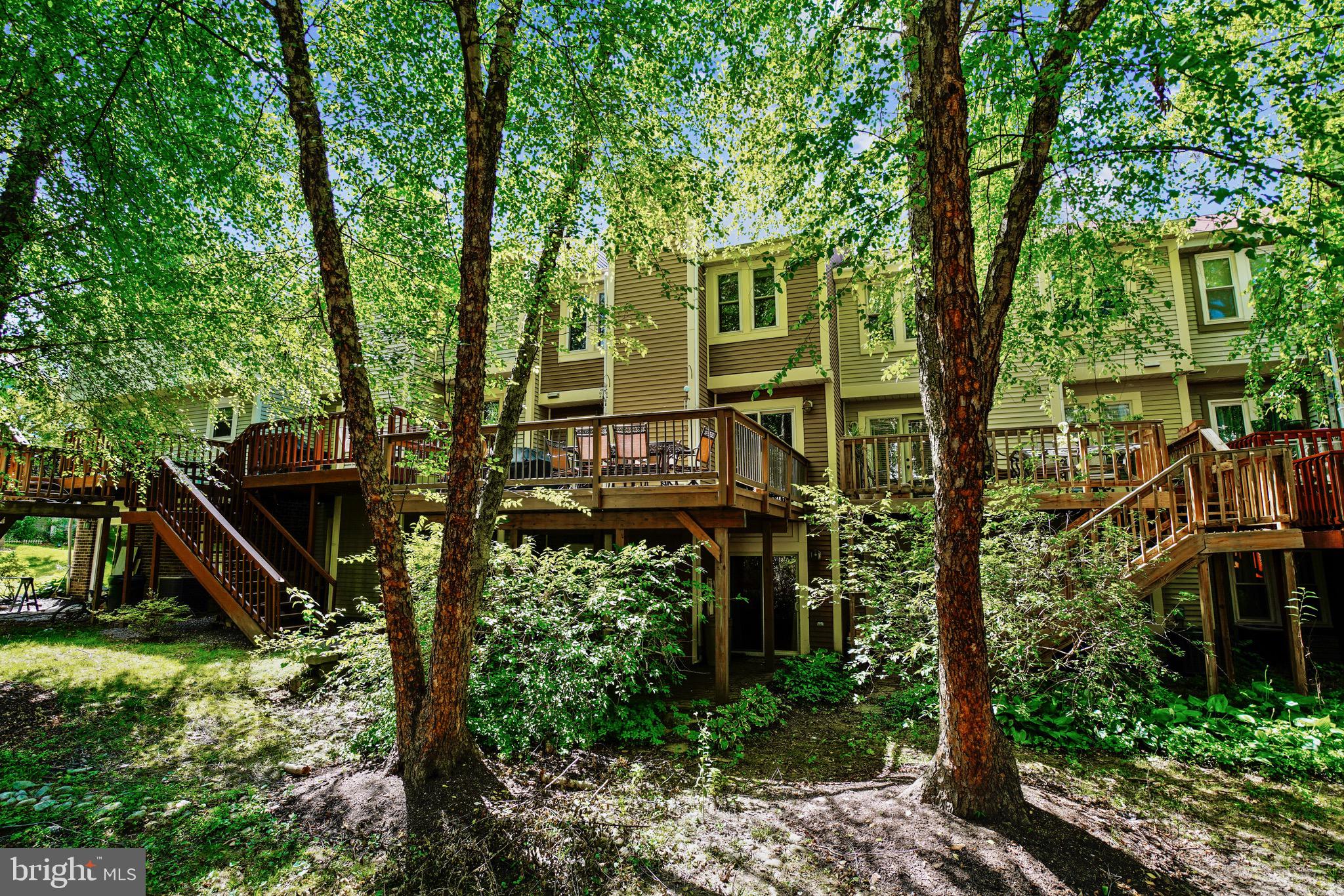 6939 Copper Bend Lane Baltimore, MD 21209 - Photo 32 of 35 Exterior rear