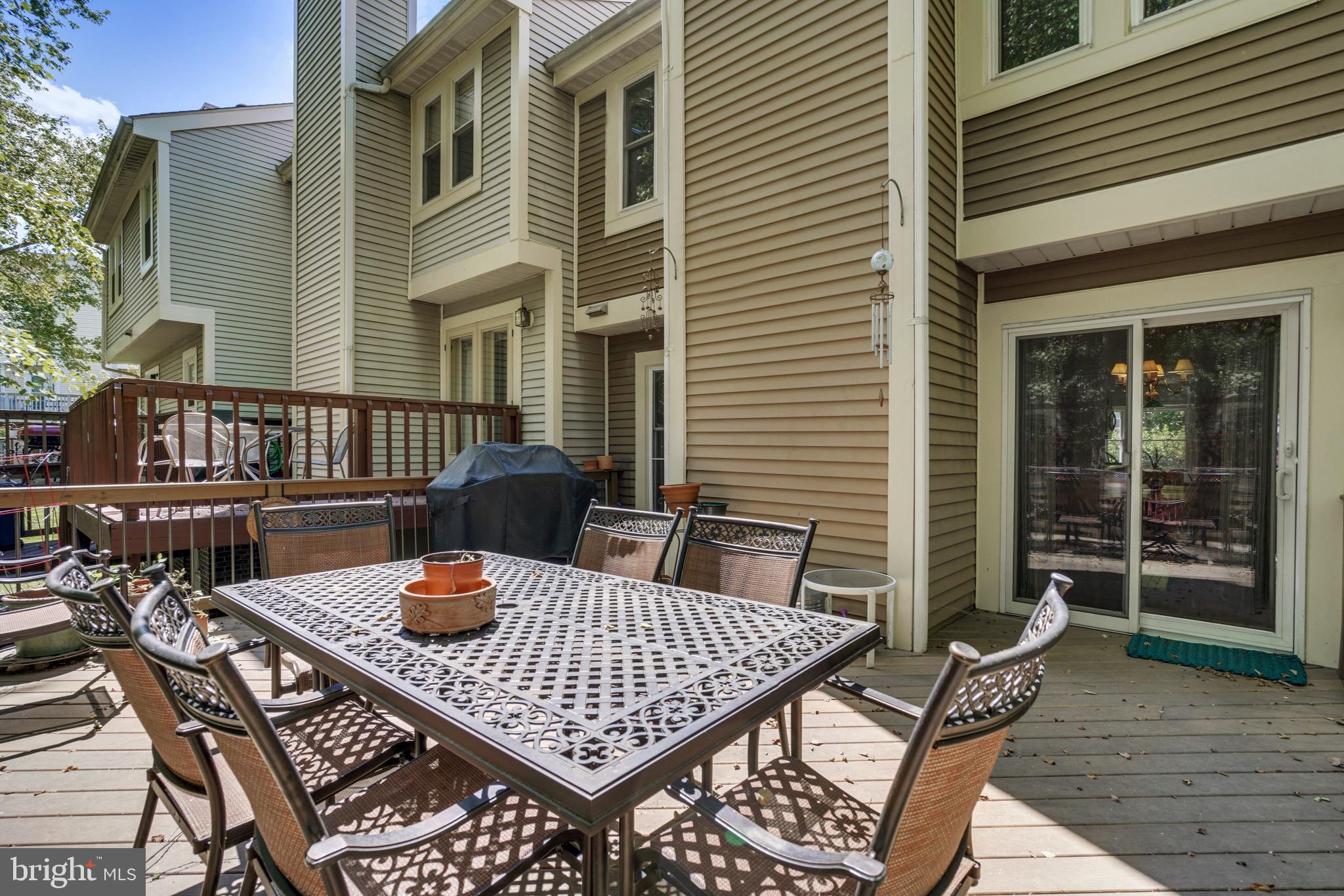 6939 Copper Bend Lane Baltimore, MD 21209 - Photo 34 of 35 Exterior deck