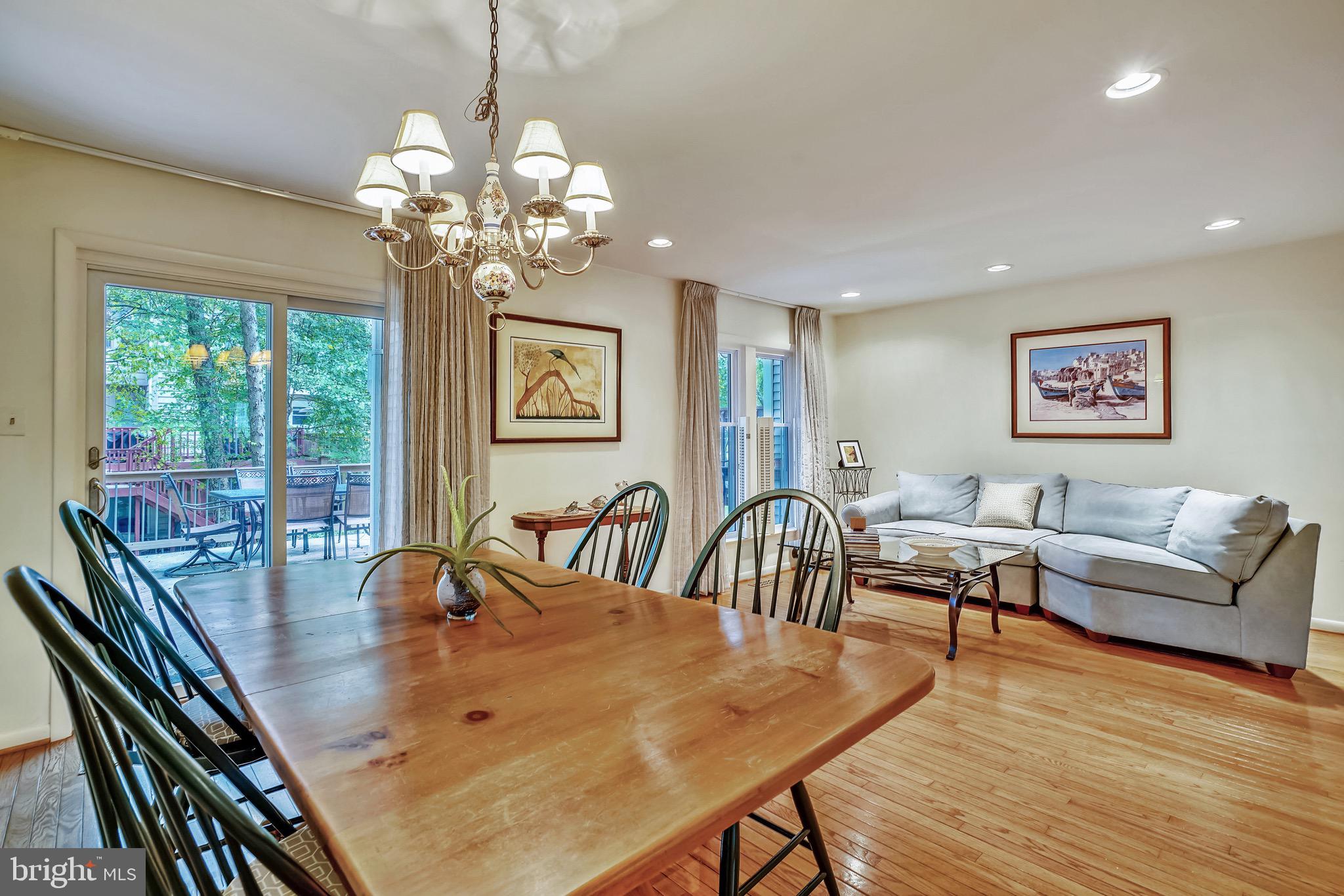 6939 Copper Bend Lane Baltimore, MD 21209 - Photo 7 of 35 Dining room