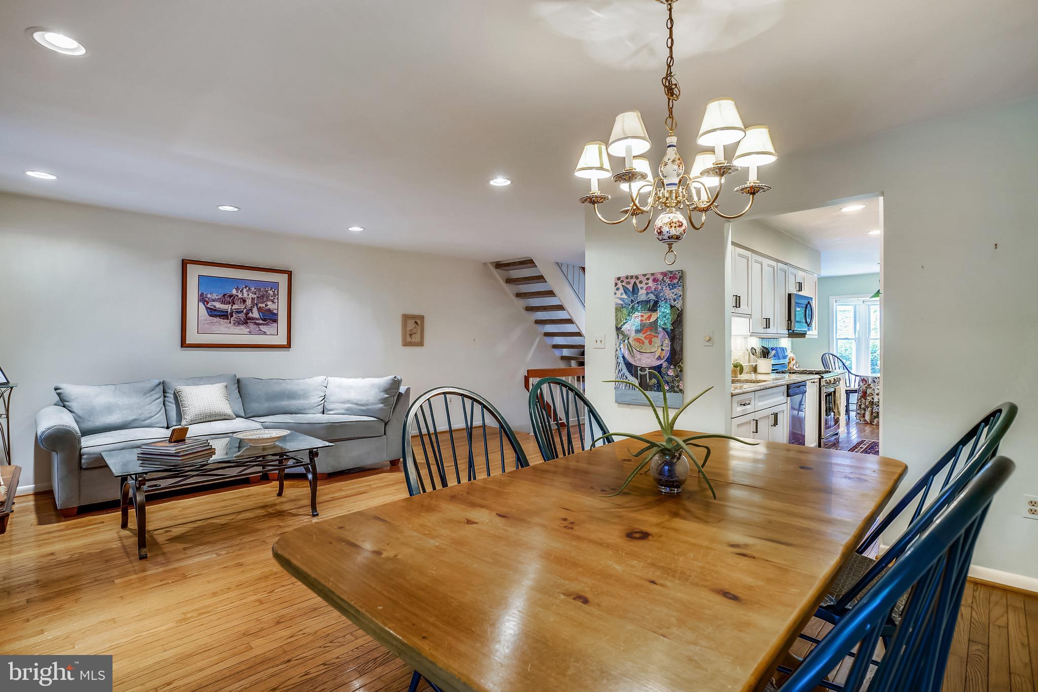 6939 Copper Bend Lane Baltimore, MD 21209 - Photo 8 of 35 Dining room