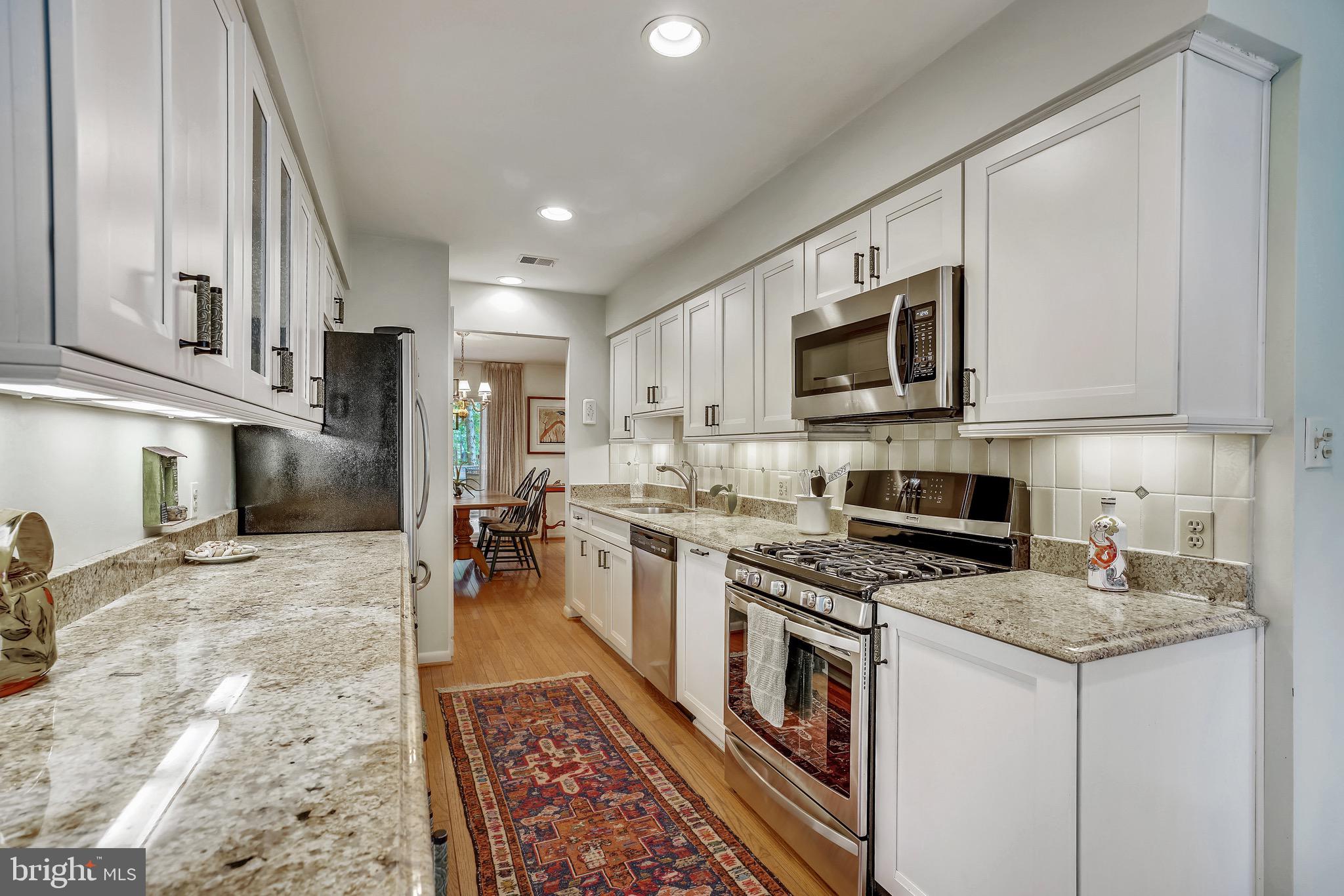 6939 Copper Bend Lane Baltimore, MD 21209 - Photo 10 of 35 Kitchen