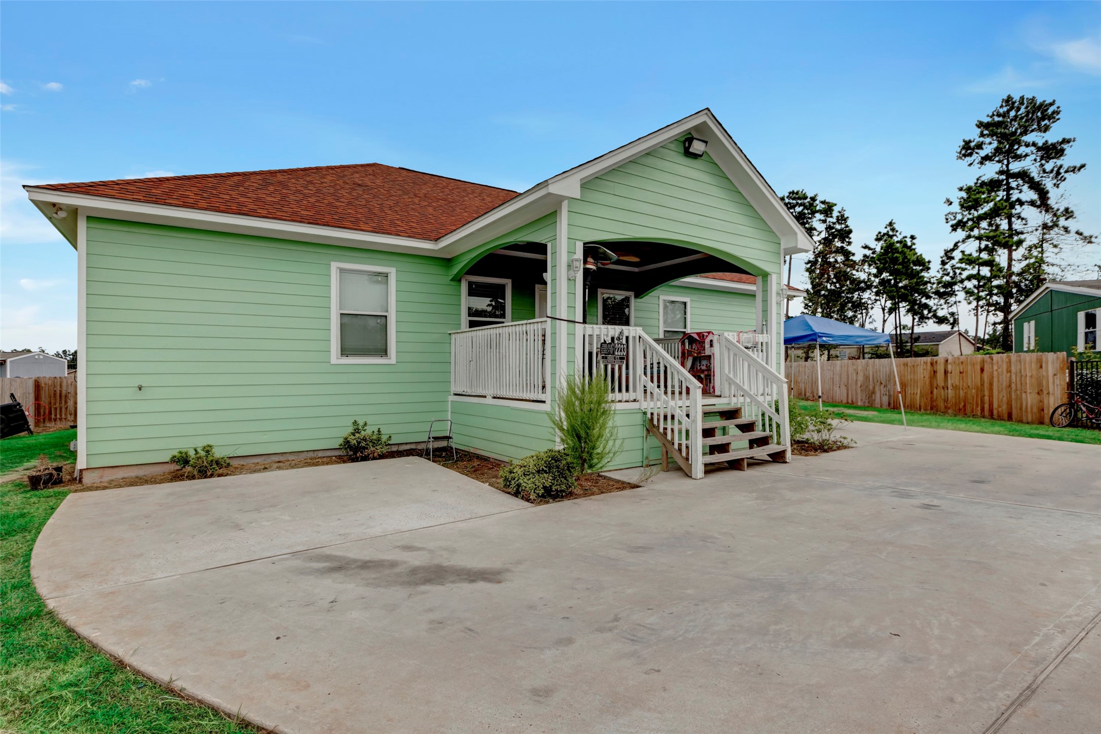 2233 Hoss Court Conroe, TX 77306 - Photo 3 of 10