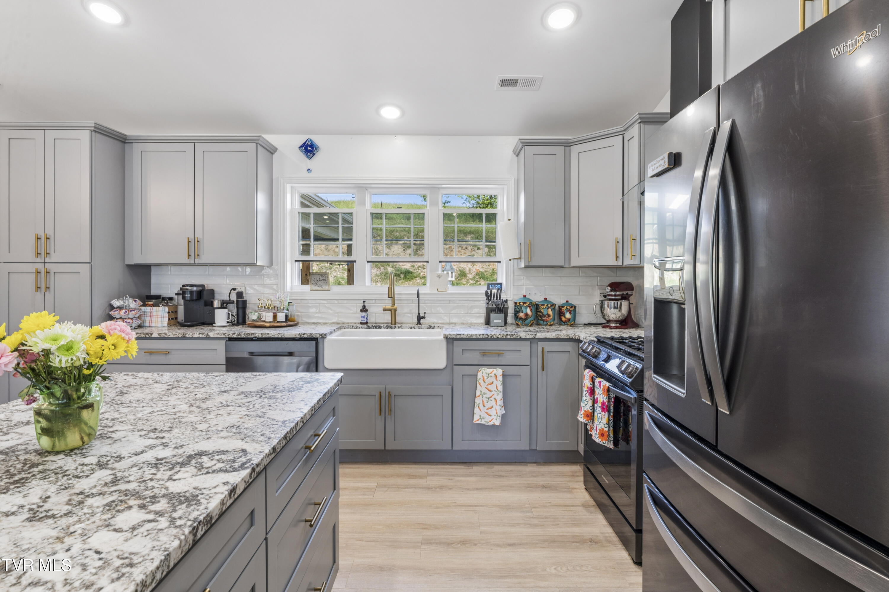 143 Stage Road Jonesborough, TN 37659 - Photo 17 of 48 Kitchen