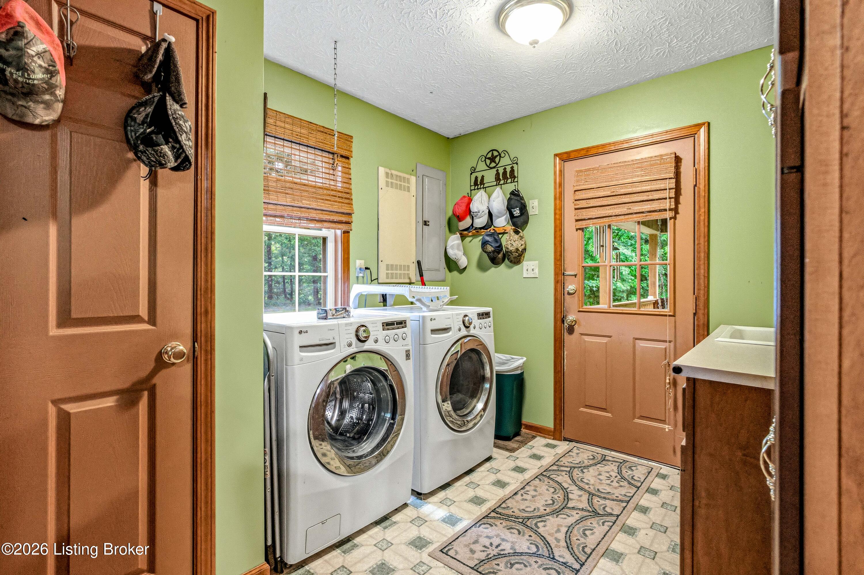 8129 Bagdad Road Bagdad, KY 40003 - Photo 22 of 31 Laundry