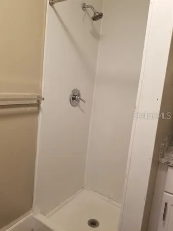 $900 | 318 East Tarpon Avenue, Unit 2, Tarpon Springs, FL 34689