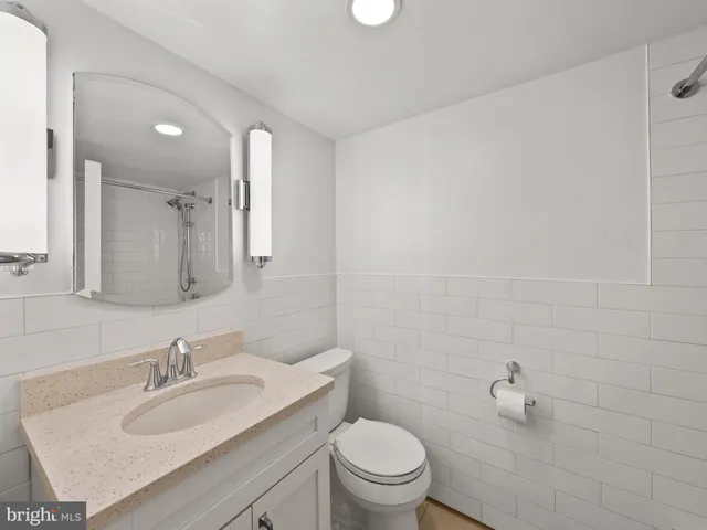 $330,000 | 2030 F Street Northwest, Unit 1008, Washington, DC 20006