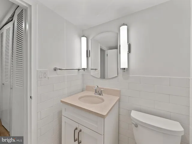 $330,000 | 2030 F Street Northwest, Unit 1008, Washington, DC 20006