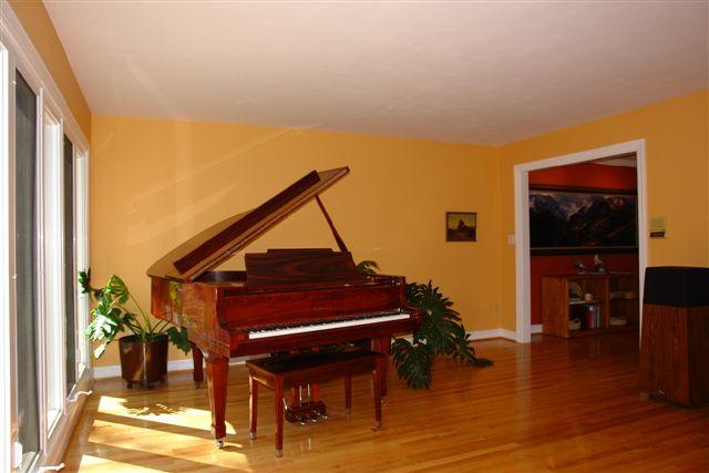 5212 Falcon Ridge Road Roanoke, VA 24018 - Photo 3 of 10 a room with furniture and wooden floor