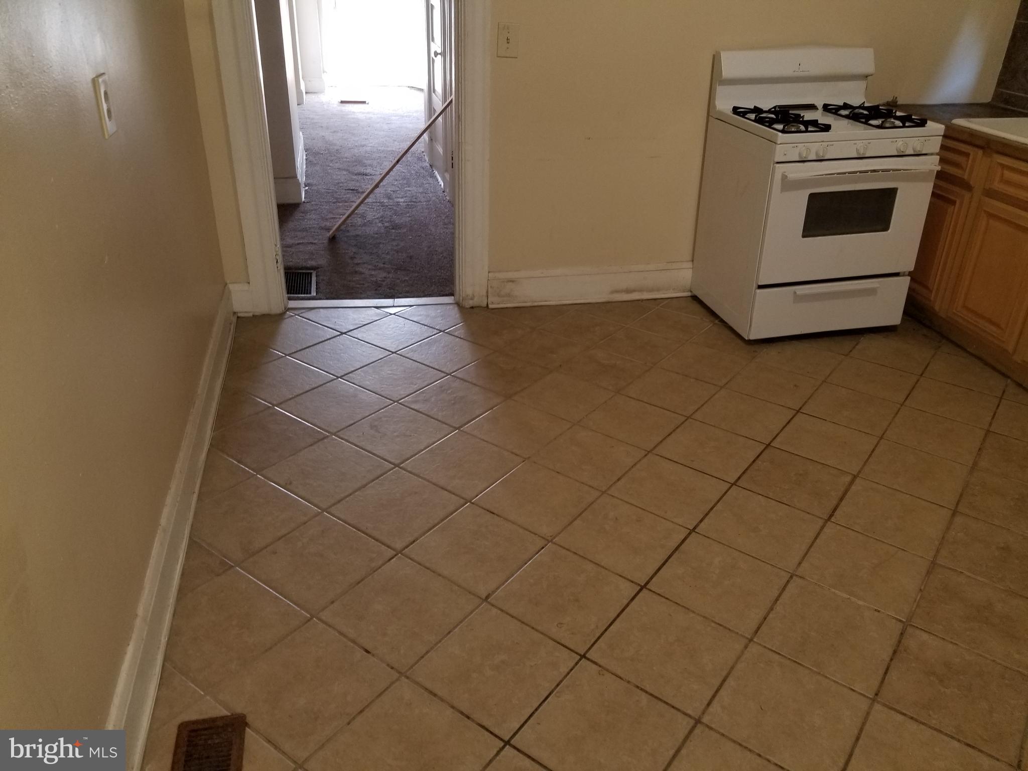 3411 Fairview Avenue Baltimore, MD 21216 - Photo 13 of 75