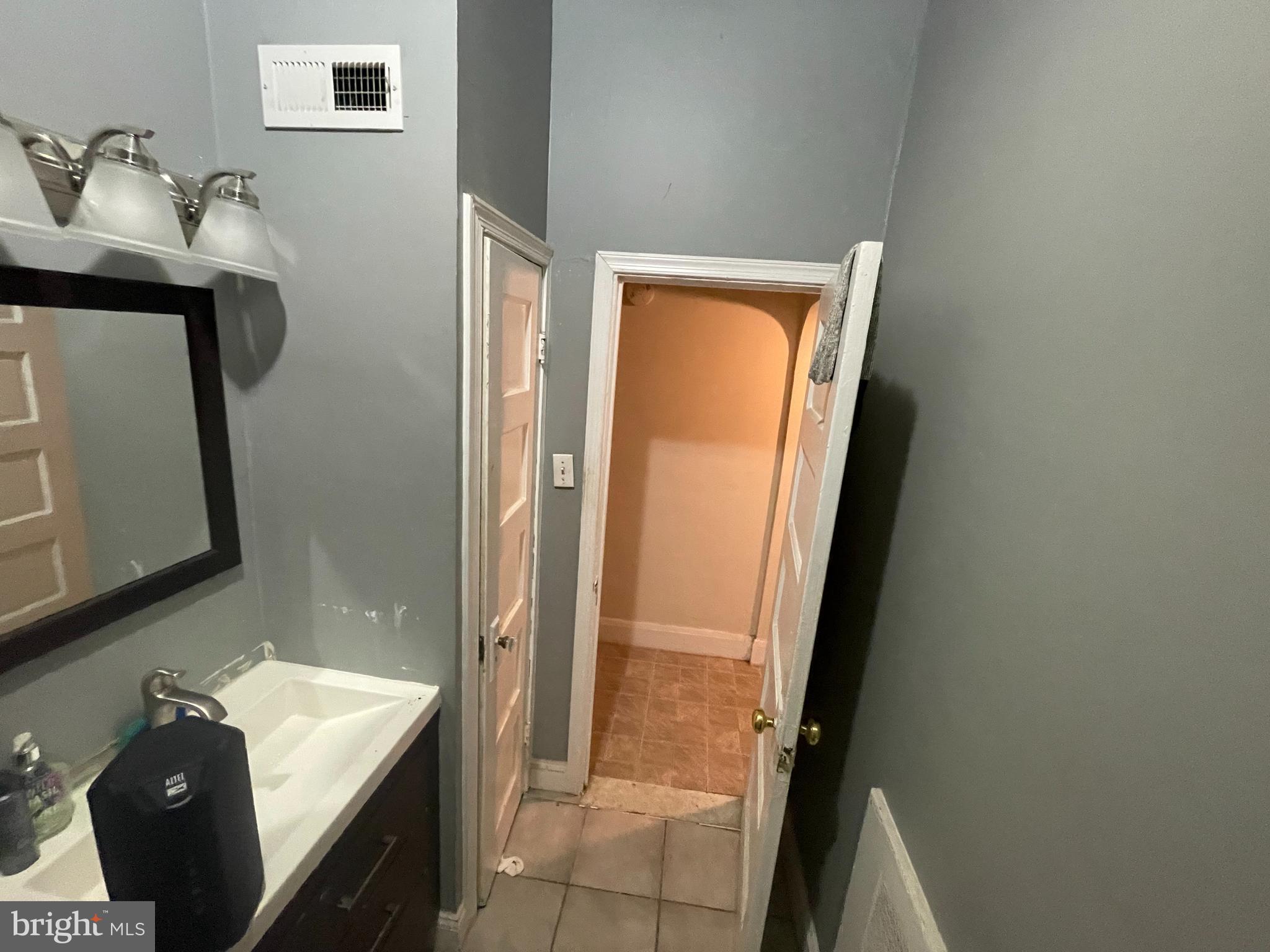 3411 Fairview Avenue Baltimore, MD 21216 - Photo 21 of 75