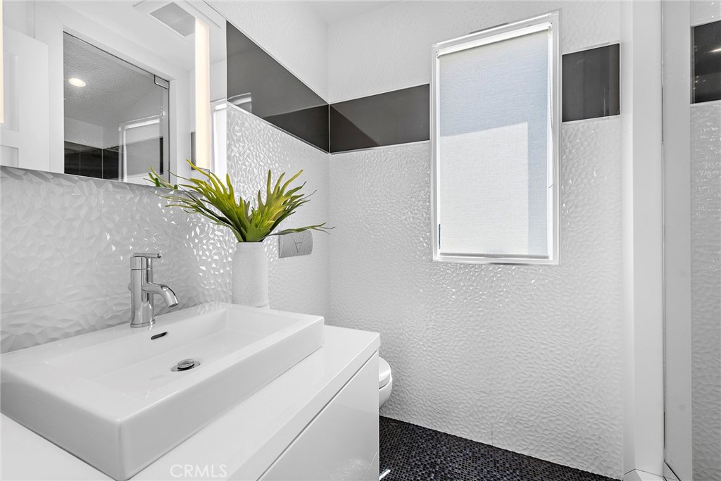 604 1/2 Acacia Avenue Corona del Mar, CA 92625 - Photo 13 of 16