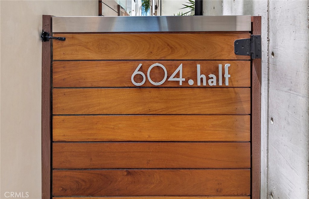 604 1/2 Acacia Avenue Corona del Mar, CA 92625 - Photo 2 of 16