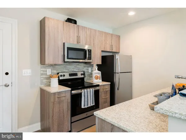 $2,440 | 218-26 Arch Street, Unit 701, Philadelphia, PA 19106