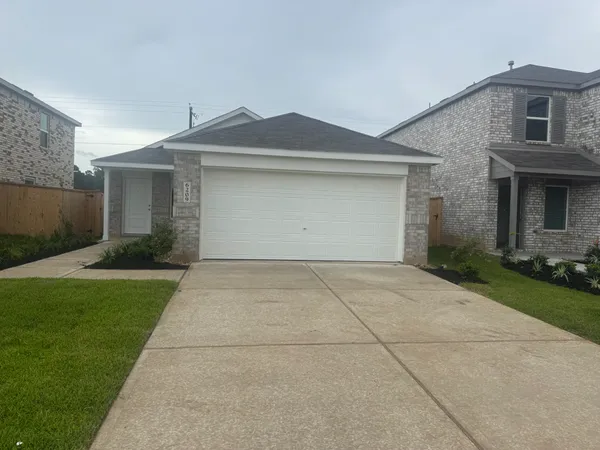 $1,730 | 6209 Alder Crk Drive, Montgomery, TX 77316