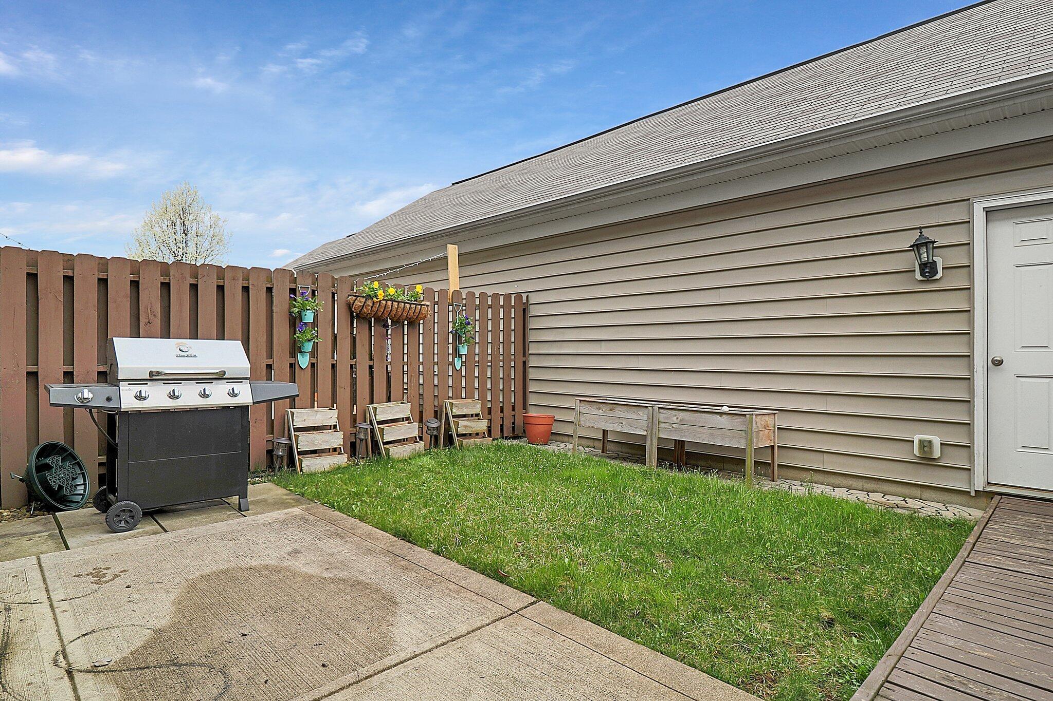 6242 Needletail Road, Unit 33624 Columbus, OH 43230 - Photo 14 of 15 Enclosed patio space