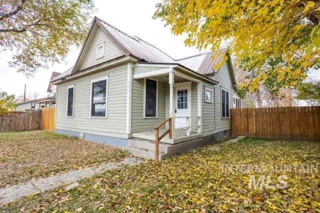 $255,000 | 622 West Commercial Street, Weiser, ID 83672