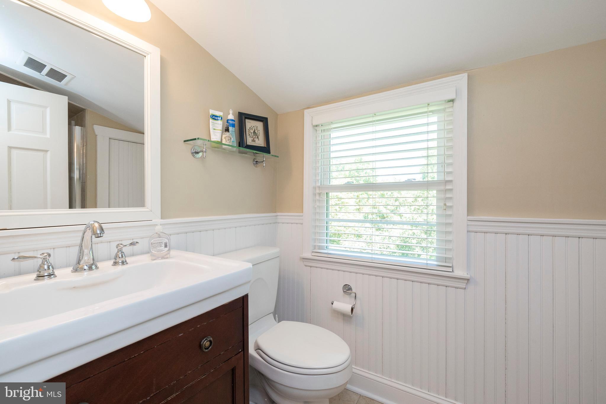 203 Spencer Road Devon, PA 19333 - Photo 29 of 42 2nd Floor Bathroom