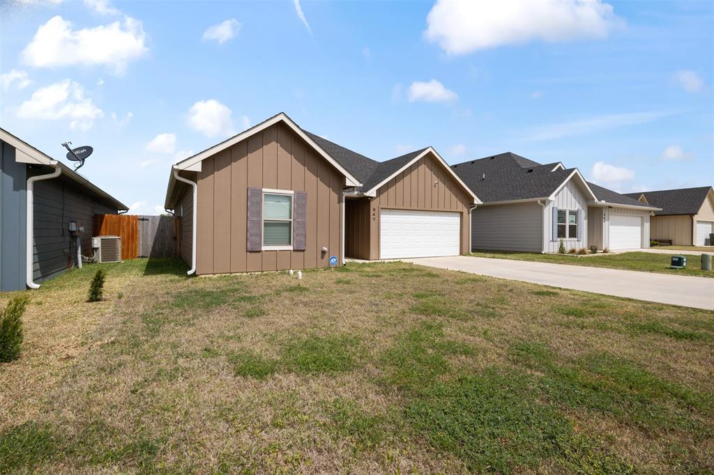 347 Preston Road Mabank, TX 75147 - Photo 5 of 31
