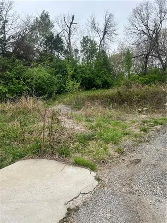 $135,000 | 40 A Street, Lee's Summit, MO 64086