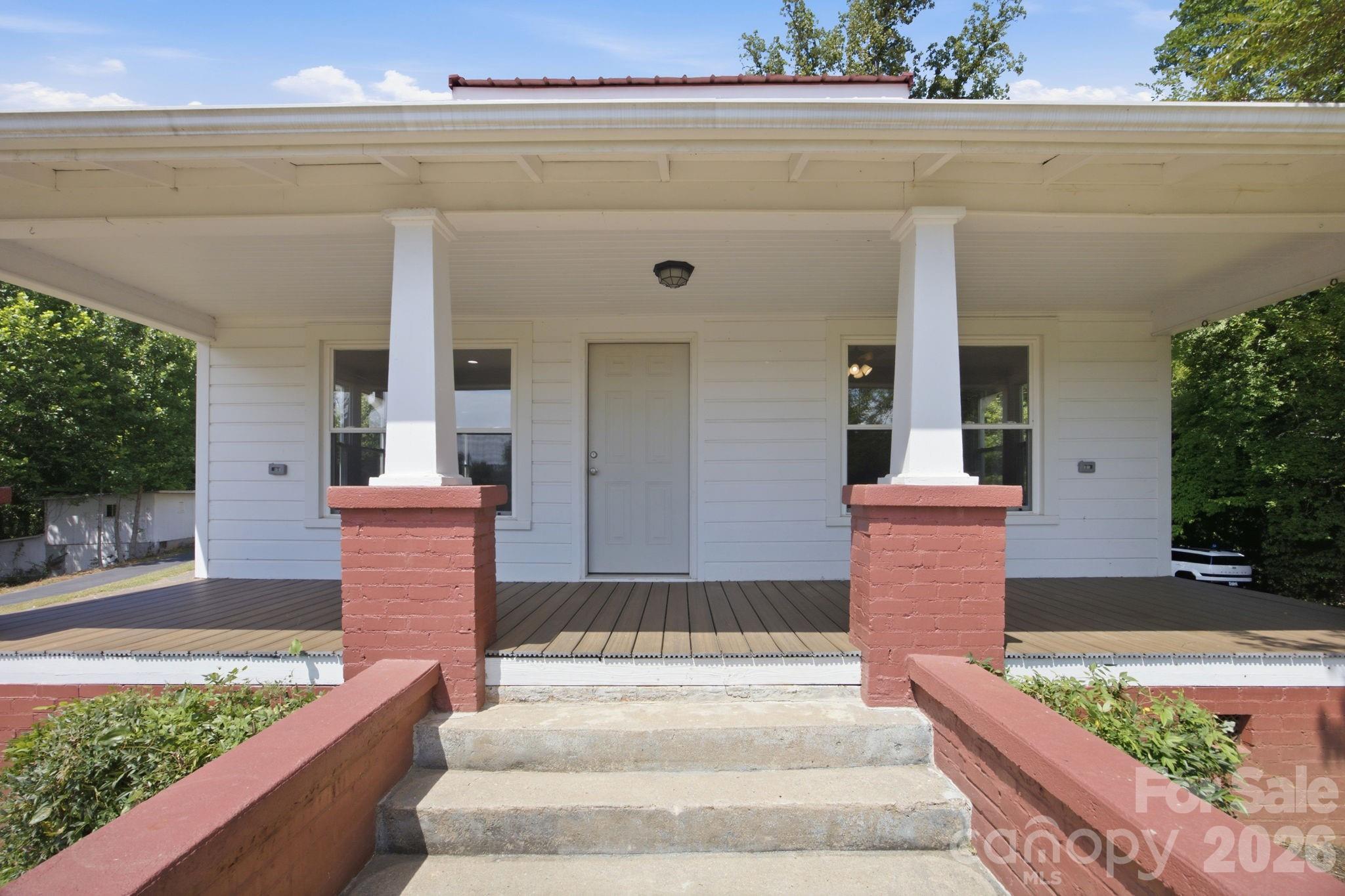 661 Lenoir Road Morganton, NC 28655 - Photo 3 of 48