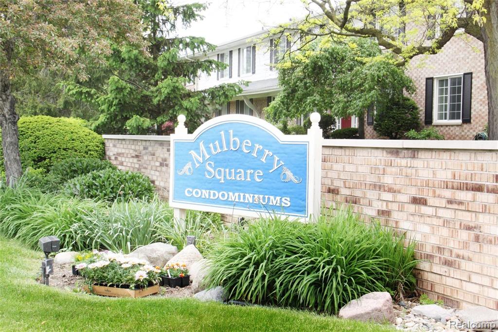2425 Mulberry Road Bloomfield Hills, MI 48302 - Photo 2 of 22