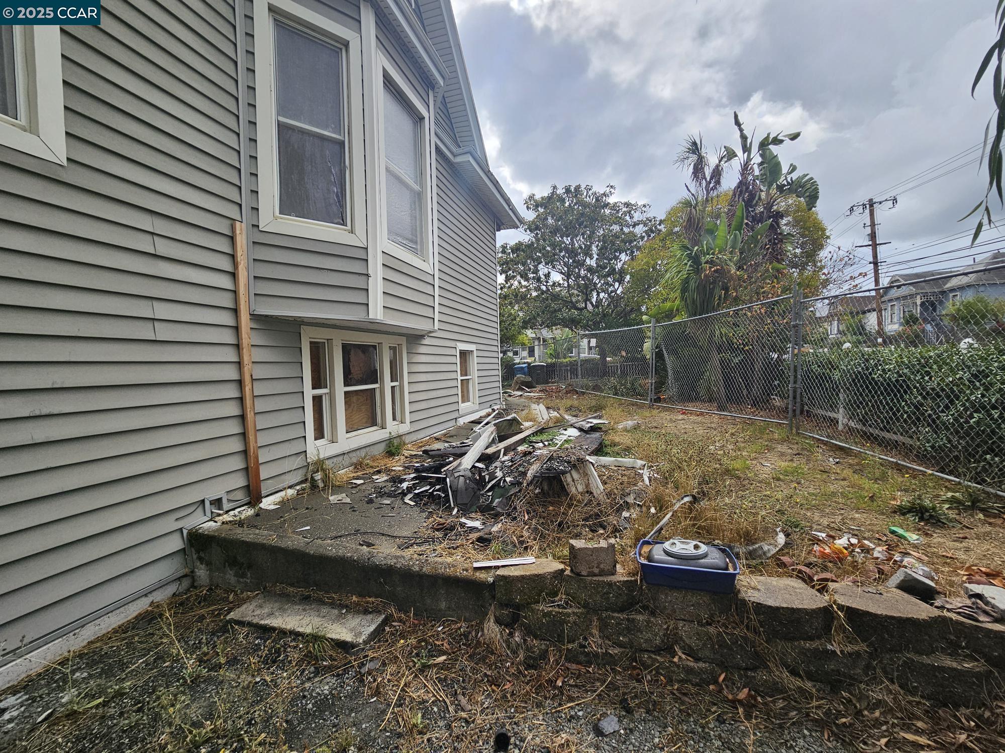 802 Ohio Street Vallejo, CA 94590 - Photo 11 of 14 a view of a backyard with sitting area