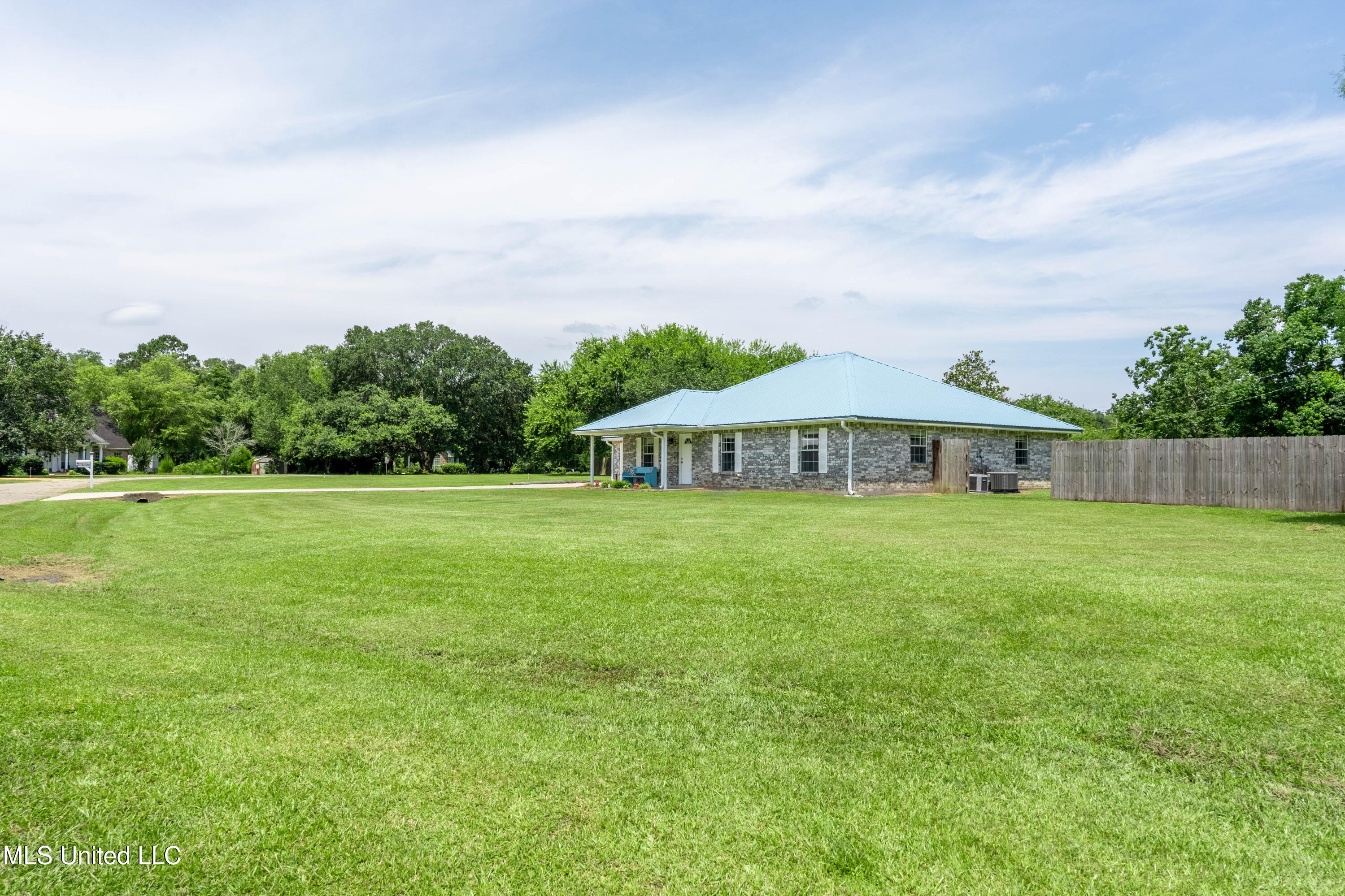 17 Beaver Creek Road Picayune, MS 39466 - Photo 7 of 56 C2_07200-HDR