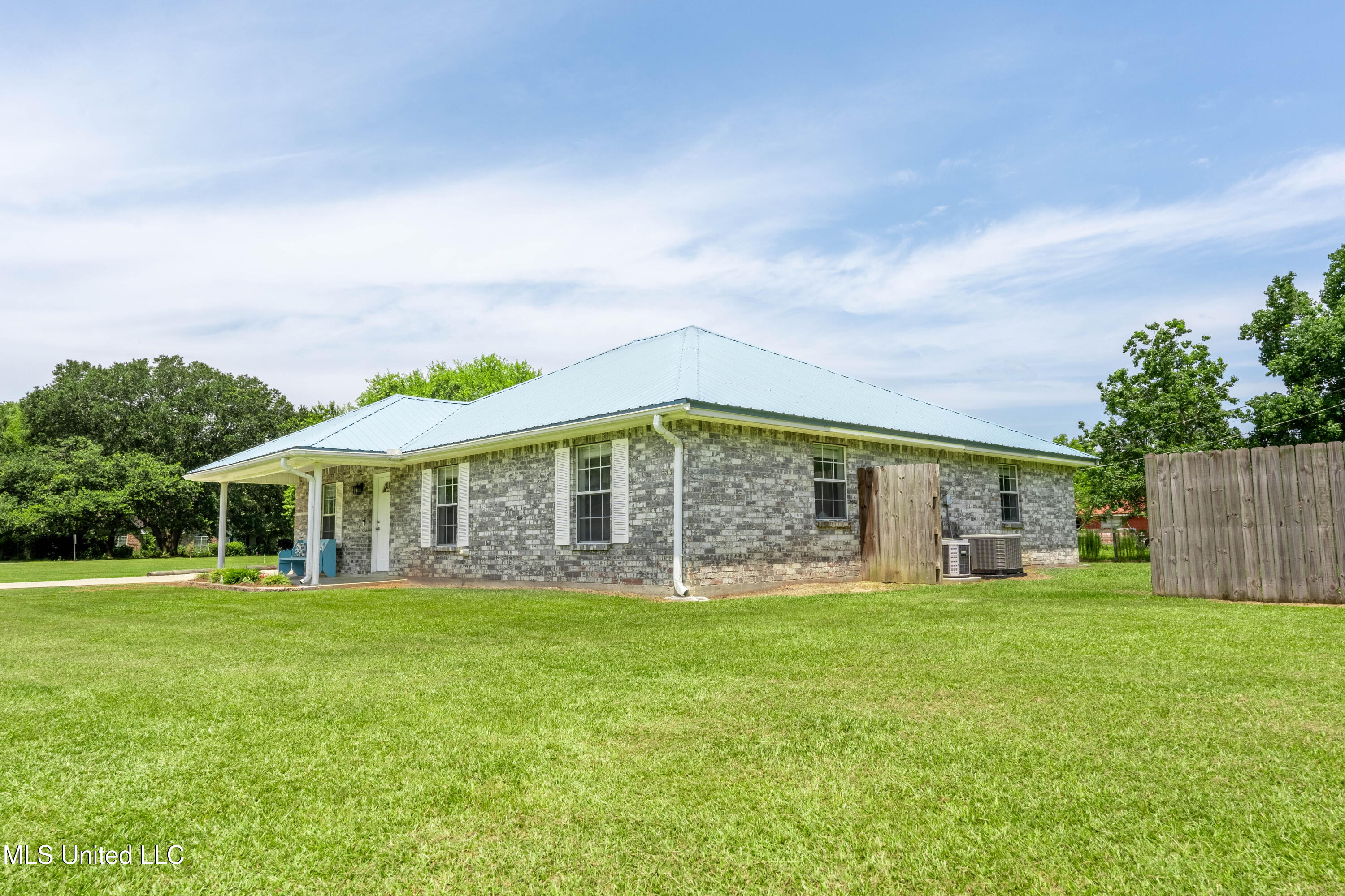 17 Beaver Creek Road Picayune, MS 39466 - Photo 8 of 56 C2_07205-HDR