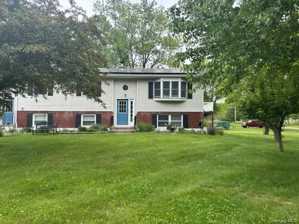 $4,200 | 32 Louise Lane, Unit 2, Hopewell Junction, NY 12533