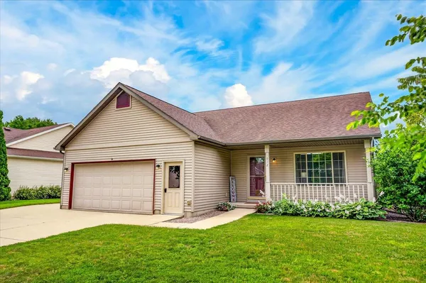 $429,900 | 912 Vista Ridge Drive, Mount Horeb, WI 53572