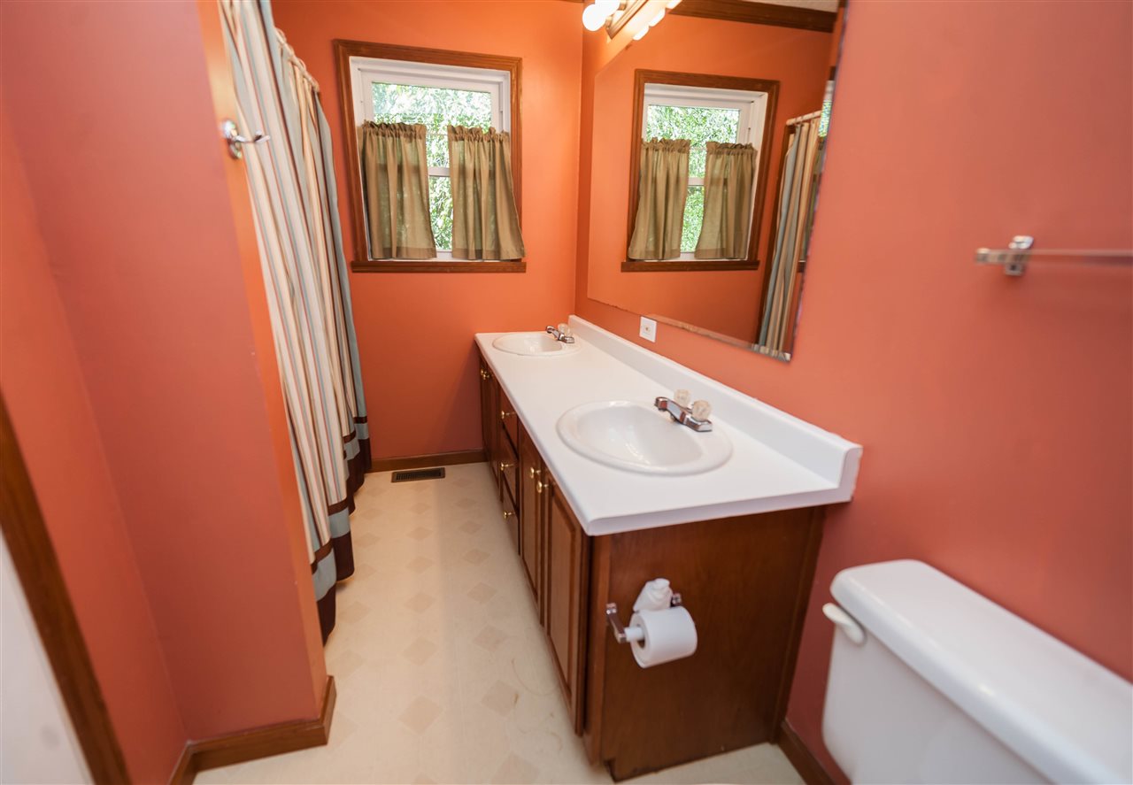 750 Wilkins Road Campobello, SC 29322 - Photo 14 of 35