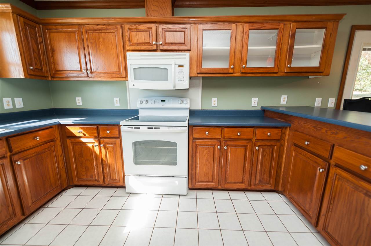 750 Wilkins Road Campobello, SC 29322 - Photo 2 of 35
