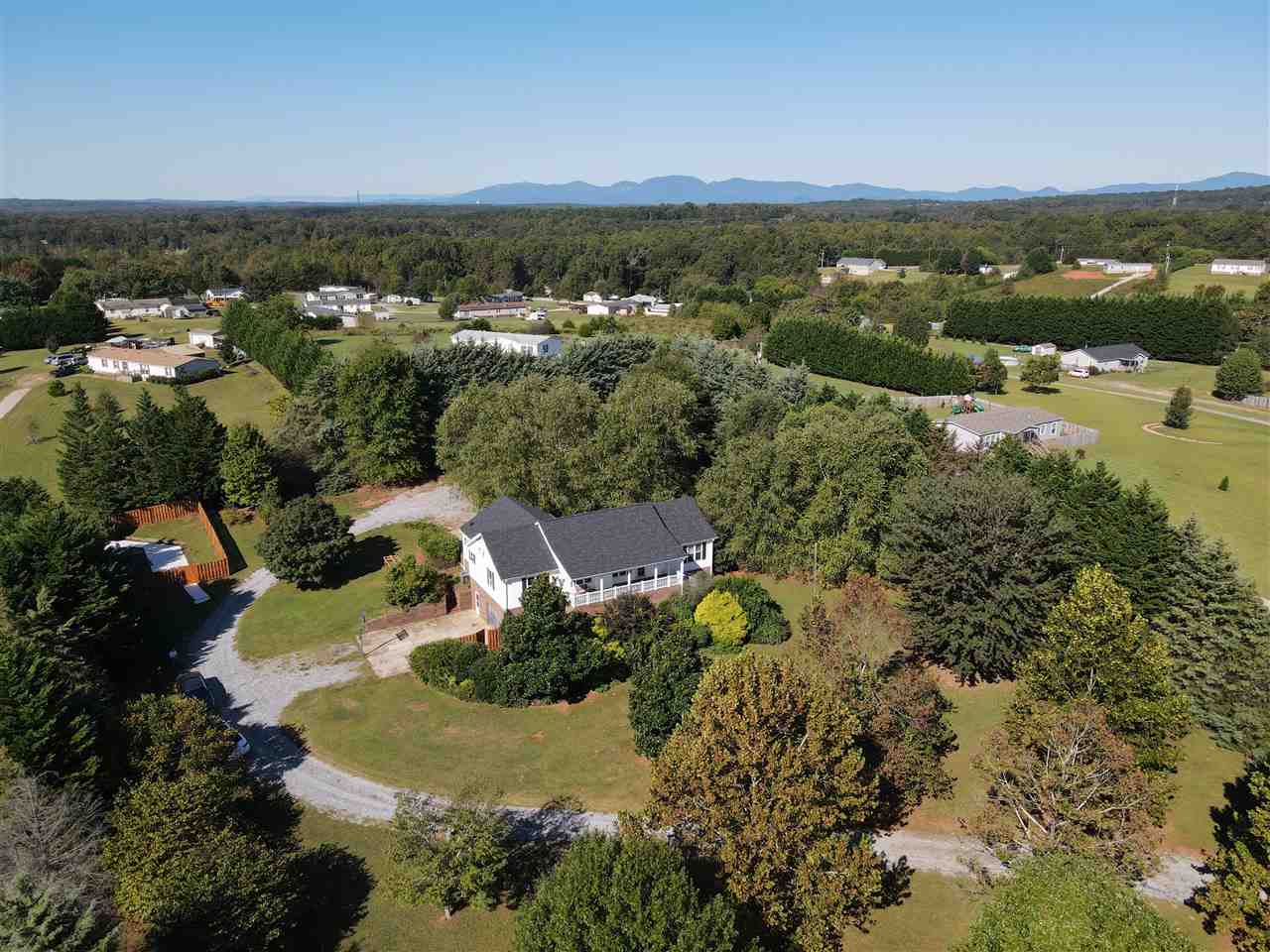 750 Wilkins Road Campobello, SC 29322 - Photo 28 of 35