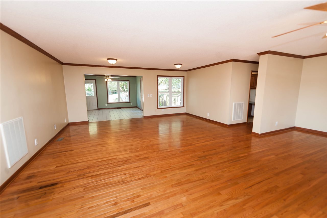 750 Wilkins Road Campobello, SC 29322 - Photo 8 of 35