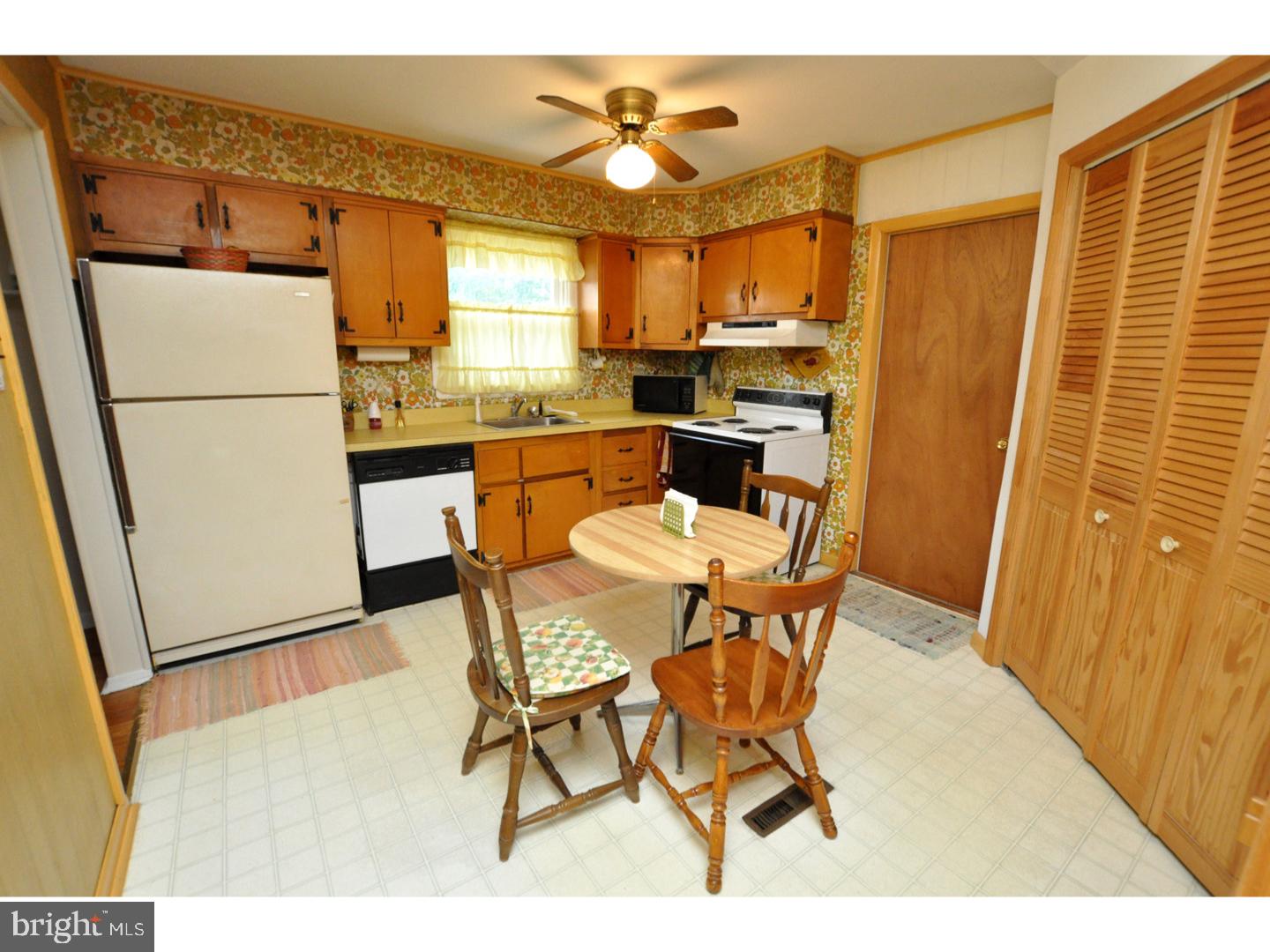 330 Maple Road Mount Laurel, NJ 08054 - Photo 8 of 23 Kitchen