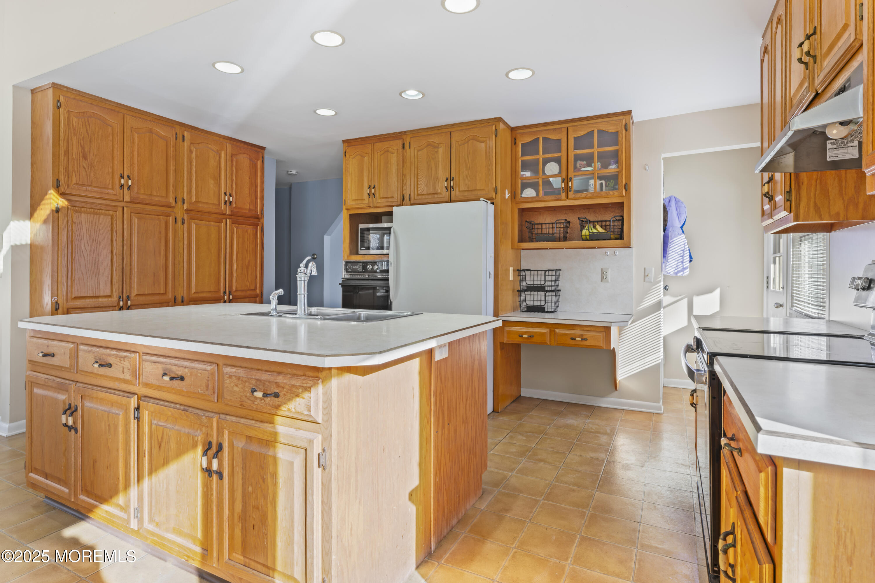 874 Holmdel Road Holmdel, NJ 07733 - Photo 9 of 27 print_quality-_DSC3682