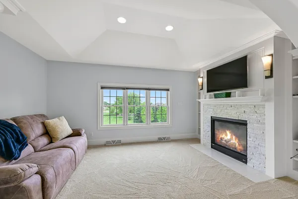 $1,449,900 | W292-s5474 Fox Run Court, Waukesha, WI 53189